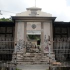 Inseguridad. Consumidores de droga se han tomado varias áreas del anfiteatro Julián Coronel desde hace varios meses.