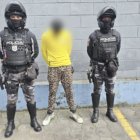 El hombre tiene antecedentes por tráfico ilícito de sustancias sujetas a fiscalización.