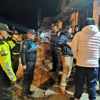 Los agentes y policías sancionaron y obligaron a retirarse a los libadores, quienes consumían licor en los exteriores de licorerías de los valles.