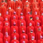 Cardenales  durante la ceremonia fúnebre por el Papa emérito Benedicto XVI (Joseph Ratzinger)