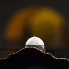 El papa Francisco preside la procesión del Vía Crucis el Viernes Santo en Roma, Italia, el 3 de abril de 2015.