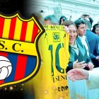 El día que Papa Francisco recibió la camiseta de Barcelona SC.