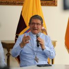 El cardenal ecuatoriano Luis Gerardo Cabrera participará en el cónclave para elegir al próximo papa.