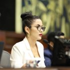 La presidenta de la Asamblea, la correísta Viviana Veloz.