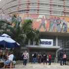 Fachada del IESS en Guayaquil, institución que ratificó su compromiso con la sostenibilidad del sistema sin modificar la edad de jubilación.