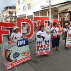 Una de las marchas de los gremios de trabajos donde solicitaron no más despidos.