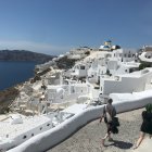 Santorini recibe menos turistas en abril de lo que acostumbra, tras la oleada de sismo.