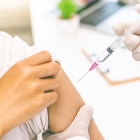 Personal del MSP brinda información sobre la fiebre amarilla y aplica la vacuna de forma gratuita en zonas de riesgo.