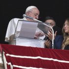 Partes del video de una conversación del papa Francisco con 10 jóvenes sobre sexualidad, aborto, pederastia y otros temas, se han vuelto virales en Internet.
