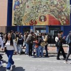 Los jóvenes, para continuar con sus estudios de tercer y cuarto nivel, deben recurrir a créditos educativos.