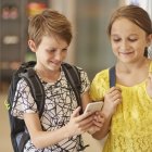 Los estudiantes están prohibidos de llevar celular a las clases