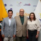 Jorge Delgado (c) ya anunció a Jefferson Pérez como primer vicepresidente y Lorena Arroyo, segunda vicepresidenta.