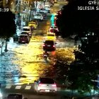 Inundaciones en varias calles de Guayaquil debido a la marea alta o aguaje, que afectaron diversos sectores de la ciudad.