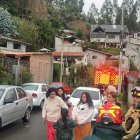 En el sector de Miraflores se registró un deslizamiento de tierra que afectó al menos a 10 familias.