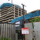 El proyecto The Hills está siendo construido en Puerto Santa Ana, en el norte de Guayaquil. En el sitio se registró un accidente en el que seis obreros resultaron heridos.