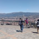 El balcón del centro parroquial es el principal punto que se visita.