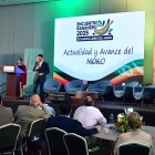 Una de las conferencias que se están dando e la Cumbre bananera 2025, en el Centro de Convenciones de Guayaquil.