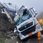 La mañana de este miércoles 30 de abril, un camión se accidentó en la Av. Simón Bolívar, cerca al ingreso de la Ruta Viva.