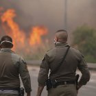 Incendios en las bosques próximos a Jerusalén permanecen fuera de control por las autoridades israelíes.