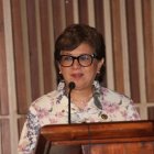 Ministra del Trabajo anuncia reforma para pagar bonificaciones a deudos de jubilados fallecidos.