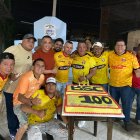 Con torta gigante en honor a Barcelona SC festejaron los hinchas el Centenario.