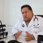 Washington Alemán es médico clínico infectólogo con más de 30 años de experiencia.