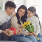 Festividad. El Día de las Madres mueve los comercios en línea, que se preparan para entregar un buen servicio.