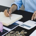 Consejo. Experto recomienda ahorrar el 20 por ciento de los ingresos mensuales para mejorar la salud financiera.