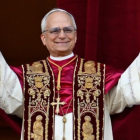 Robert Francis Prevost saluda por primera vez como Papa León XIV, con un llamado global a la paz desde el Vaticano.