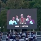 La pantalla gigante de la cancha central del Foro Itálico anunció así al nuevo Papa León XIV.