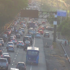 El tráfico pesado en vía a la costa se reporta desde las primeras horas de este viernes