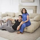 Danilo Carrera con su madre.