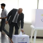 Jorge Delgado ejerció su voto en las elecciones del COE, de las que resultó ganador.