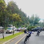 Un árbol se impactó contra un árbol en la avenida Simón Bolívar.