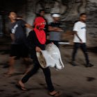 Habitantes de la favela Moinho participan en una manifestaciónen Sao Paulo, Brasil.