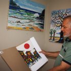 El pintor Leonardo Rivadeneira volvió a las galerías de Guayaquil con sus muestras de simbolismo y color.