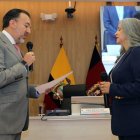 Juramento. Luego de dos años, el alcalde Pabel Muñoz le volvió a tomar juramento a su mano derecha, Fernanda Racines, como vicealcaldesa.