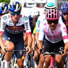 Richard Carapaz durante la etapa siete del Giro de Italia 2025.