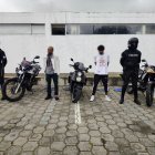 En otro operativo en Carapungo se recuperó una motocicleta y se detuvo a dos personas.