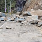 En el kilómetro 49 de la vía  Cuenca- Molleturo- El Empalme está cerrado por un deslizamiento de gran magnitud.