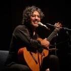 El músico chileno se dio a conocer como solista en 2005 con el lanzamiento de su afamado disco "Pánico".