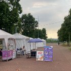 En áreas como Parque Samanes hay carpas, canchas, y otros espacios.