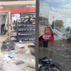 La explosión en el minimarket de la gasolinera dejó la estructura afectada