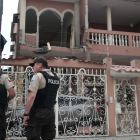 Daños. Los explosivos han causado afectaciones estructurales en viviendas, vehículos y aceras. La Policía investiga si los 3 casos tienen relación.