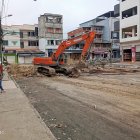 La emblemática vía, columna vertebral del casco urbano y punto neurálgico para el turismo y el comercio local, cuyo nombre recuerda la fecha de cantonización de Playas  en el año 1989, comenzó a ser intervenida tras más de tres décadas sin atención estructural