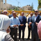 Algunos de los diplomáticos de países europeos, americanos, árabes y asiáticos que participaban en la visita a la localidad de Yenín.