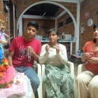 Las familias de Playas reciben la imagen de la Virgen en sus hogares.