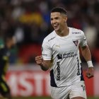 Situación. Aunque Arce entrena normal y jugó 11 fechas no despuntan. Especialistas hablan de frustración y de no tener dupla.