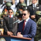 En la Cima de la Libertad, el presidente Daniel Noboa participa en la ceremonia por la Batalla de Pichincha y el Día de las Fuerzas Armadas; es recibido con honores por el Alto Mando Militar.