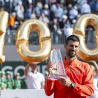 Novak Djokovic levantó el trofeo del ATP 250 de Ginebra y celebró por todo lo alto el centenario.